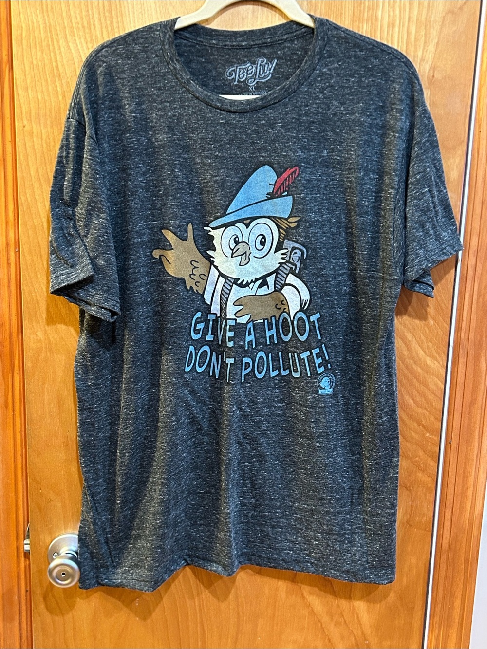 Tee Luv Men's XL Woodsy Owl "Give A Hoot Don't Pollute" Graphic Tee